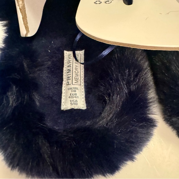NWT. Primark furry slippers. memory foam slippers size 10. Dark navy blue/black - Picture 7 of 13